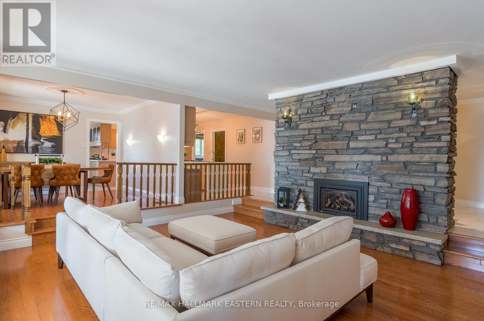 1121 Connaught Drive, Selwyn, Ontario  K0L 1T0 - Photo 21 - X12063813