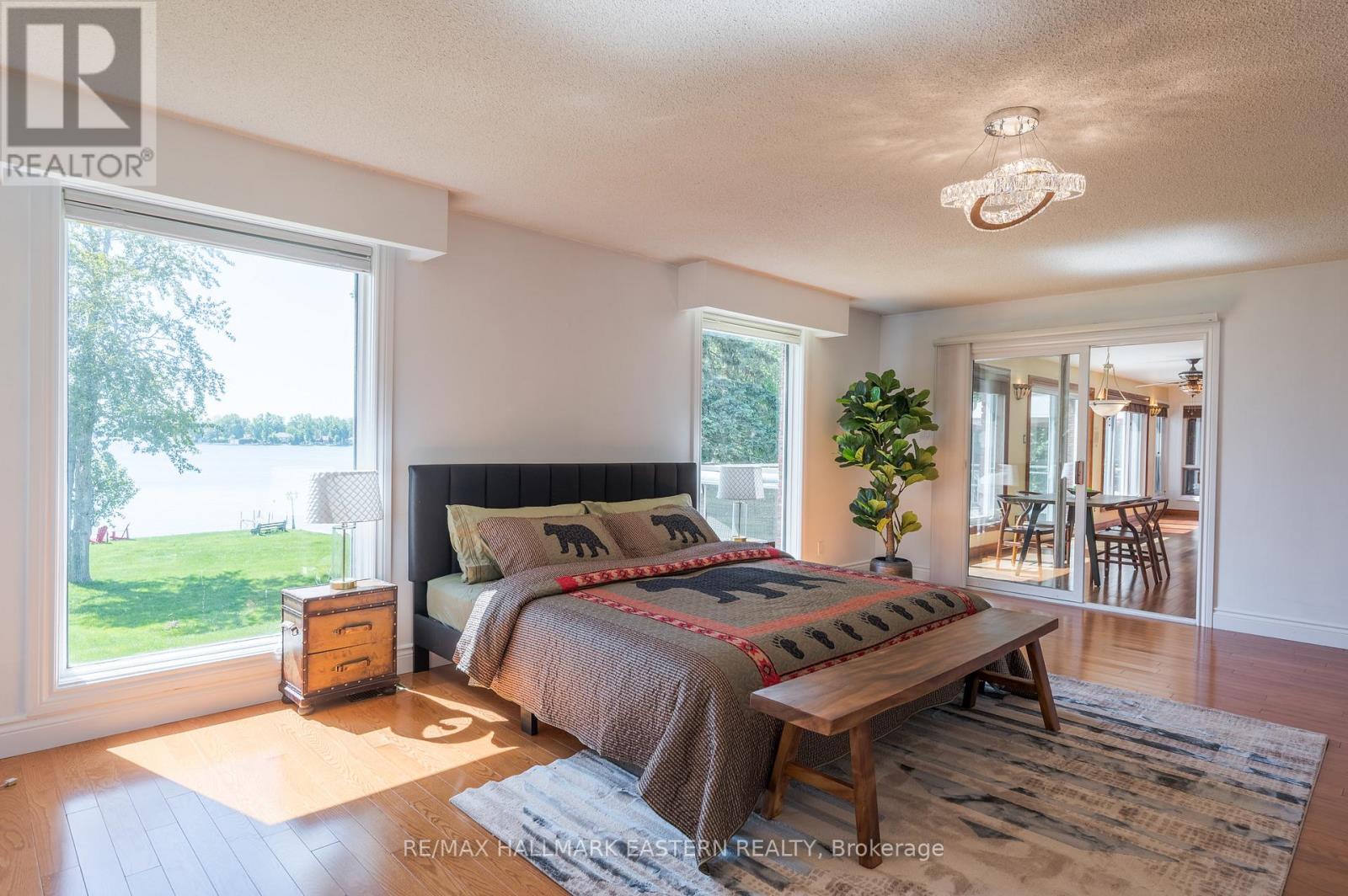 1121 Connaught Drive, Selwyn, Ontario  K0L 1T0 - Photo 28 - X12063813