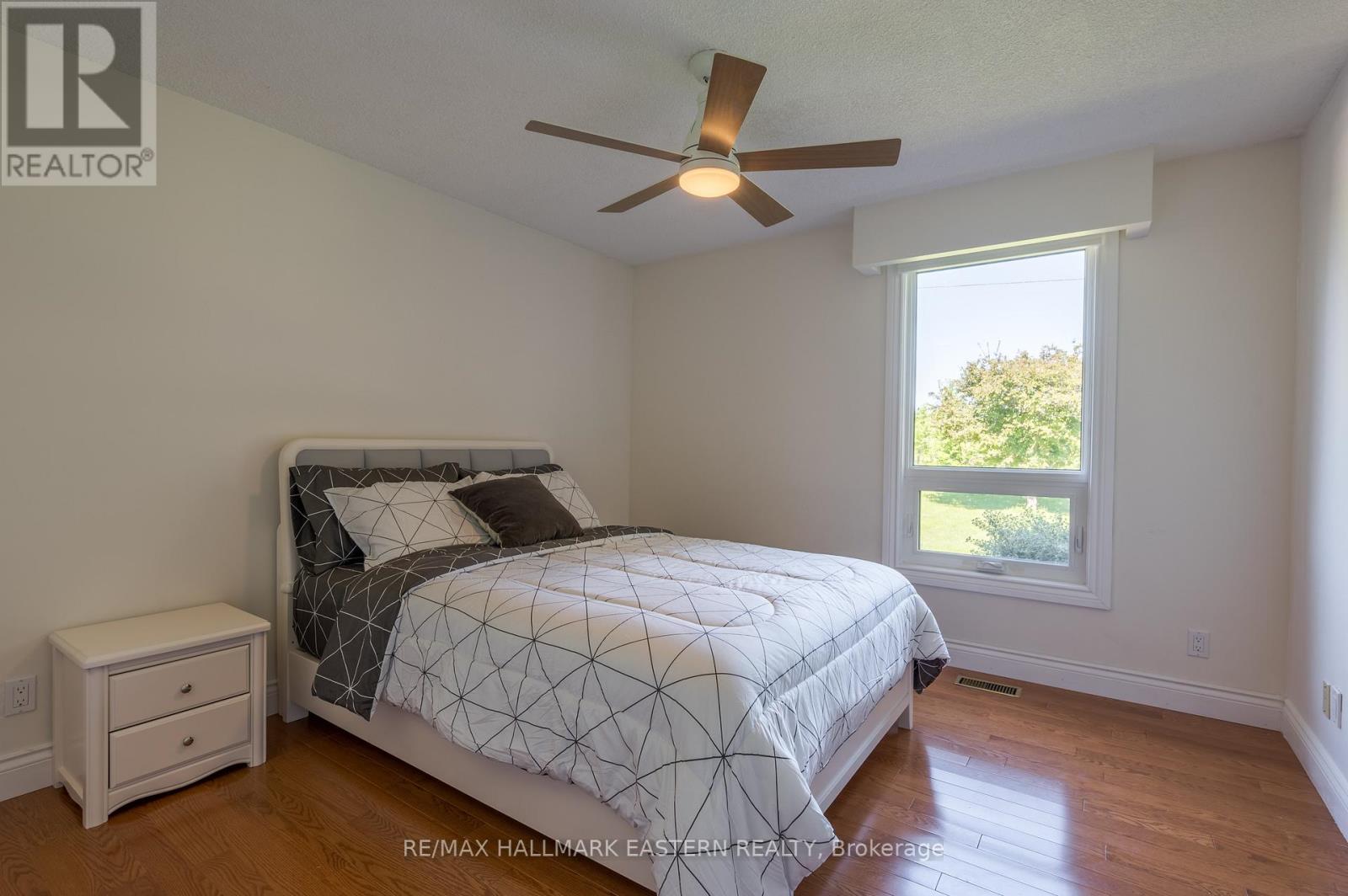 1121 Connaught Drive, Selwyn, Ontario  K0L 1T0 - Photo 32 - X12063813
