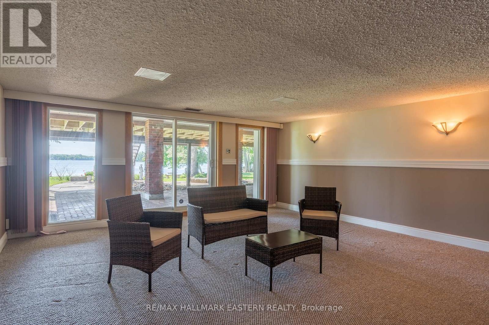 1121 Connaught Drive, Selwyn, Ontario  K0L 1T0 - Photo 34 - X12063813