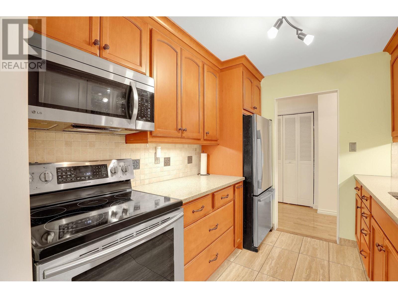302 555 W 28th Street, North Vancouver, British Columbia  V7N 2J7 - Photo 12 - R2952419