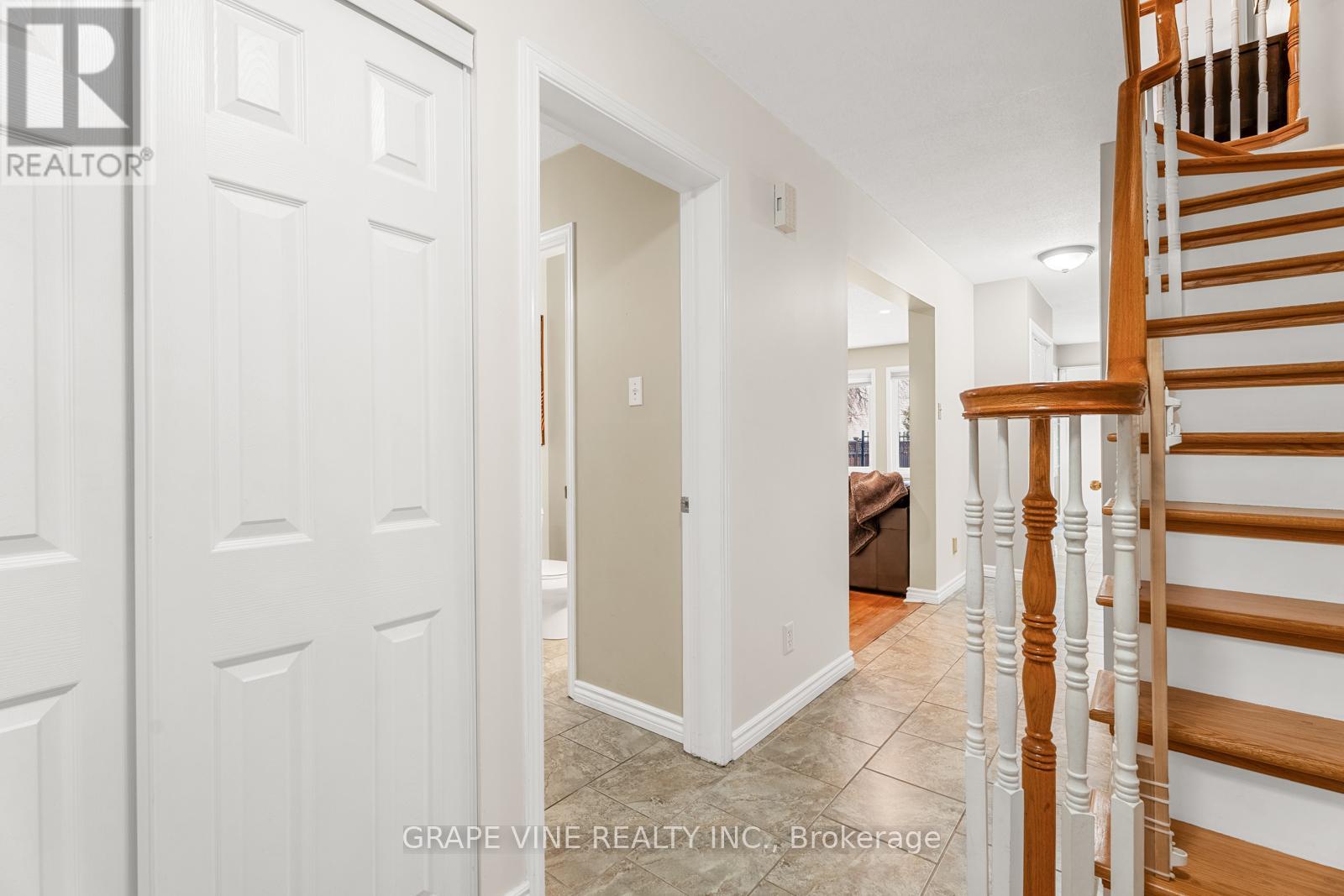 Property at 1651 WESTPORT CRESCENT image 3