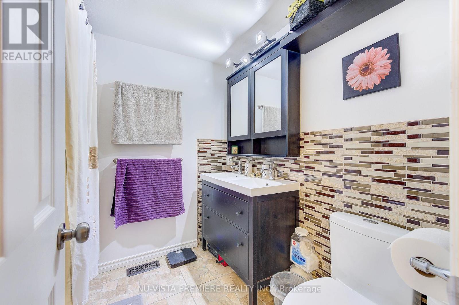45 Mohegan Crescent, London East, Ontario  N5V 2X7 - Photo 23 - X12063850