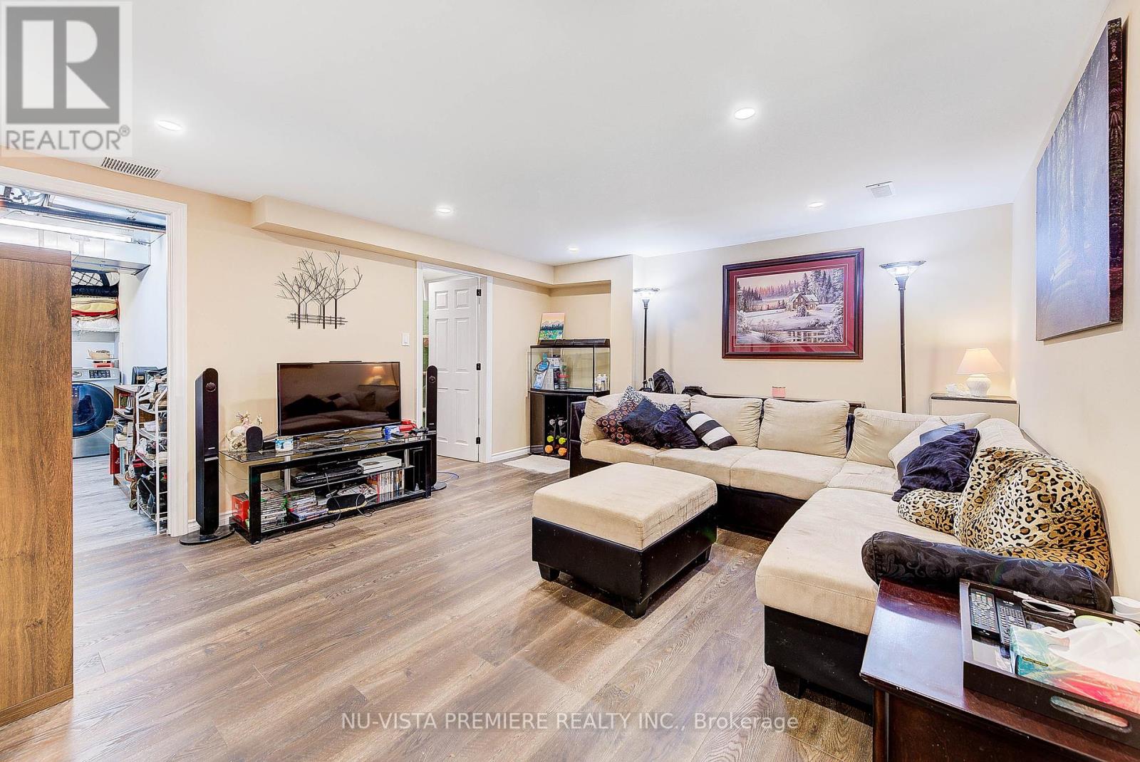 45 Mohegan Crescent, London East, Ontario  N5V 2X7 - Photo 27 - X12063850