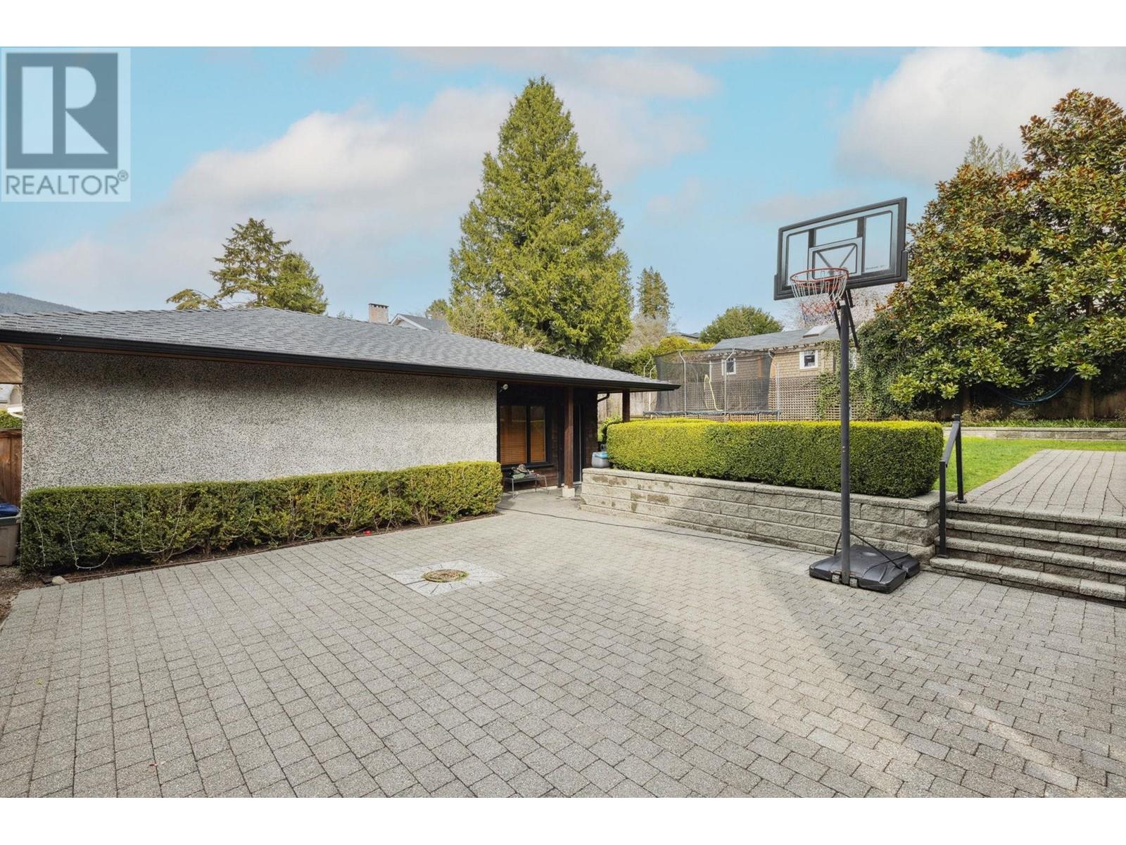 1031 Inglewood Avenue, West Vancouver, British Columbia  V7T 1Y1 - Photo 31 - R2985111