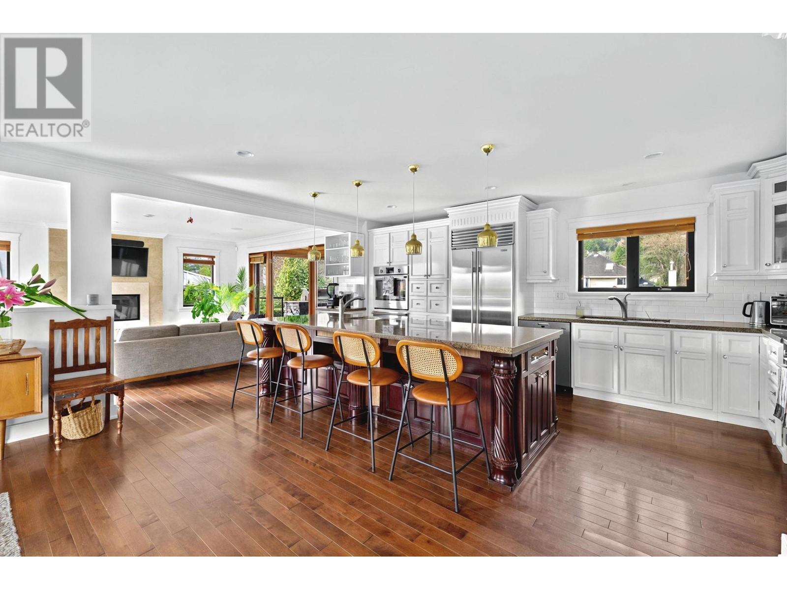 1031 Inglewood Avenue, West Vancouver, British Columbia  V7T 1Y1 - Photo 13 - R2985111