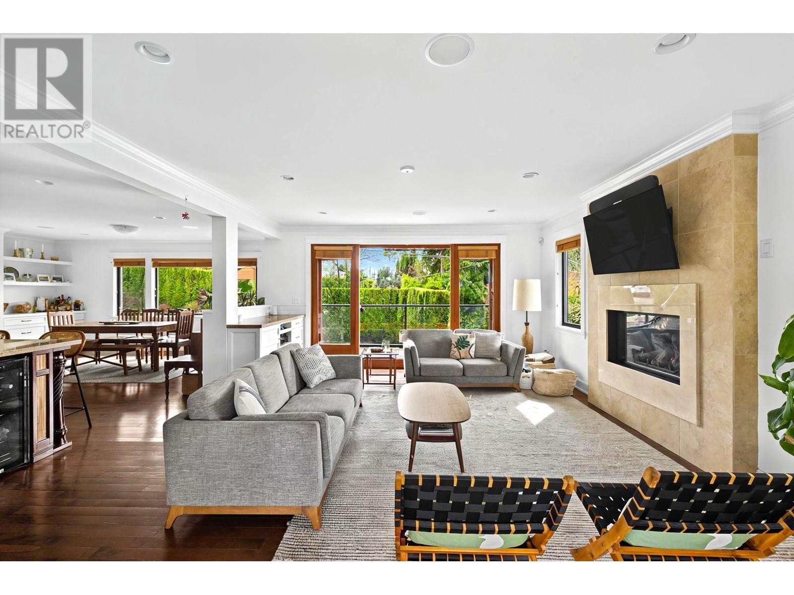 1031 Inglewood Avenue, West Vancouver, British Columbia  V7T 1Y1 - Photo 10 - R2985111