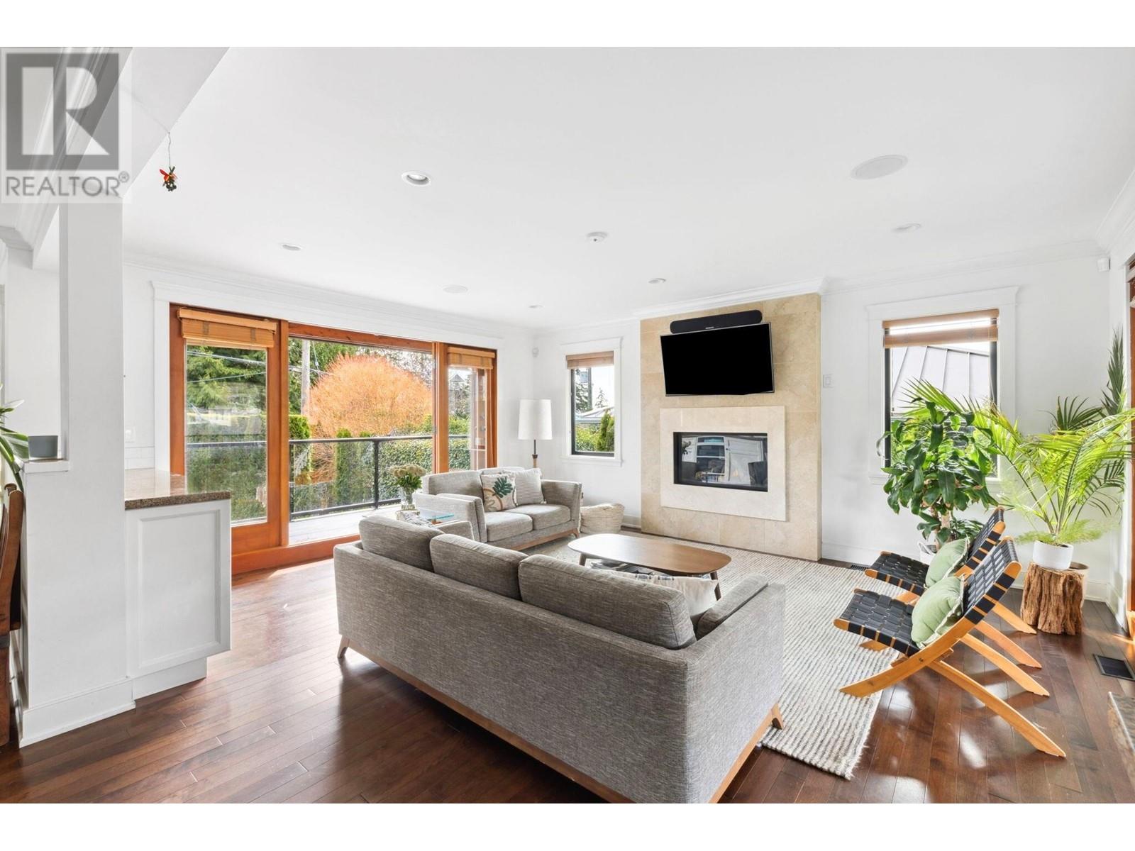 1031 Inglewood Avenue, West Vancouver, British Columbia  V7T 1Y1 - Photo 7 - R2985111