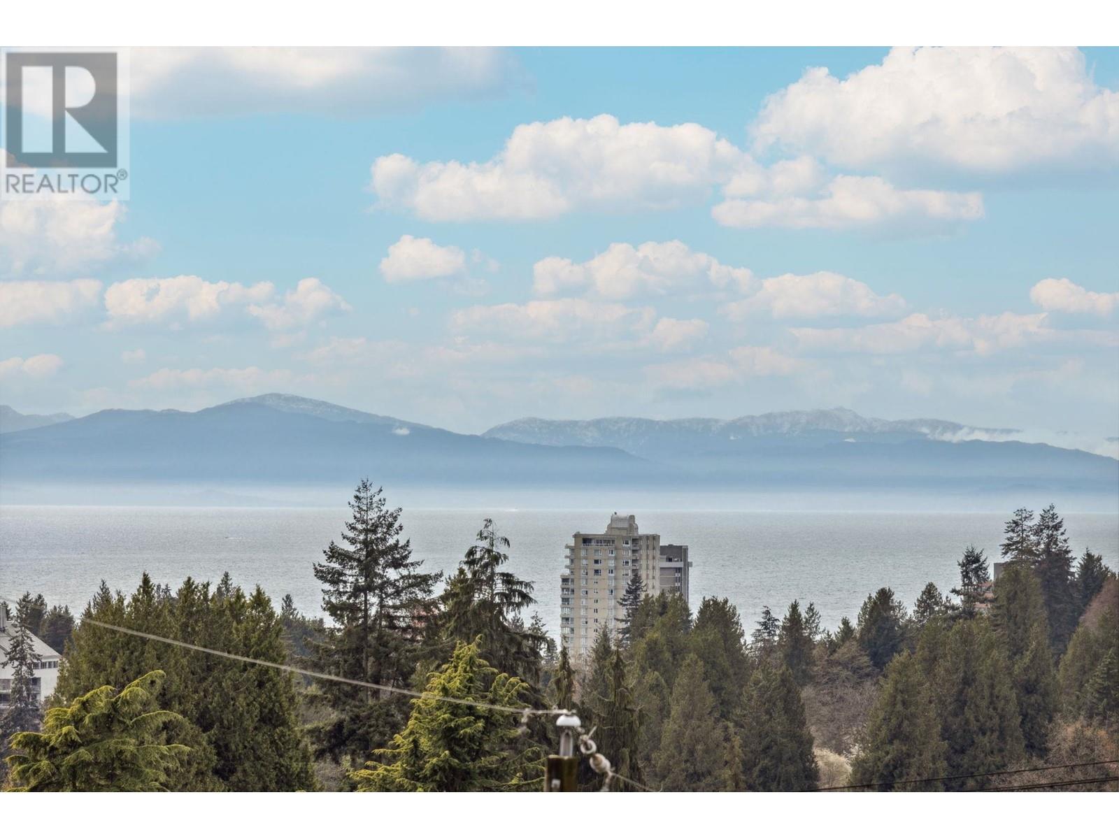 1031 Inglewood Avenue, West Vancouver, British Columbia  V7T 1Y1 - Photo 23 - R2985111