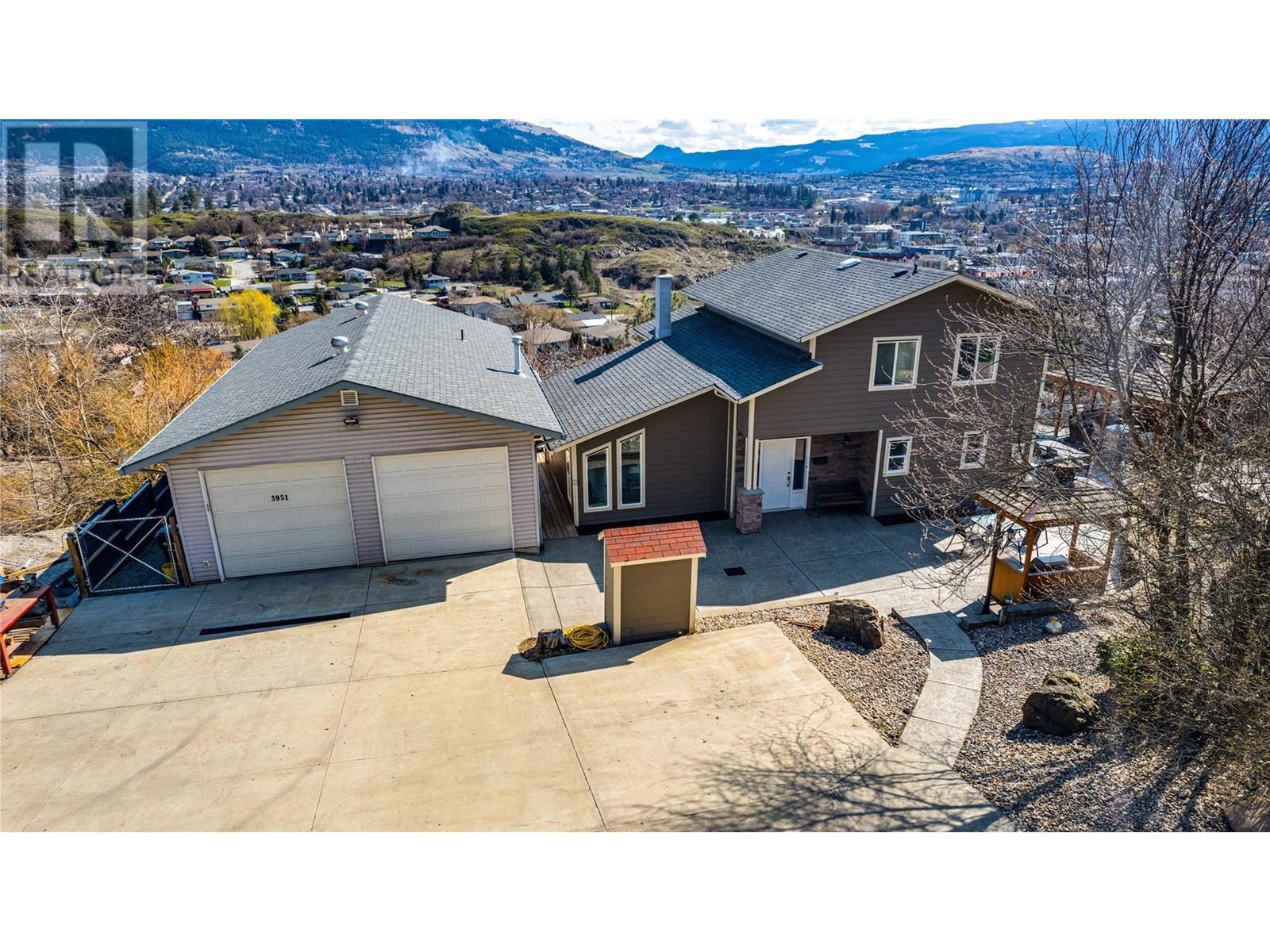 Property at 3951 35 Avenue image 1