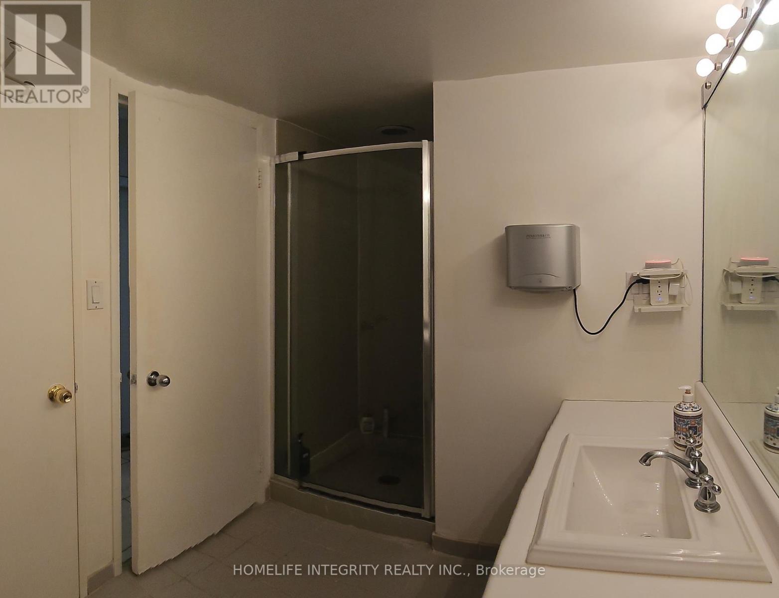 416 - 2261 Lakeshore Boulevard W, Toronto, Ontario  M8V 3X1 - Photo 7 - W12063868