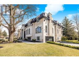 81 UPPER CANADA DRIVE, Toronto, Ontario