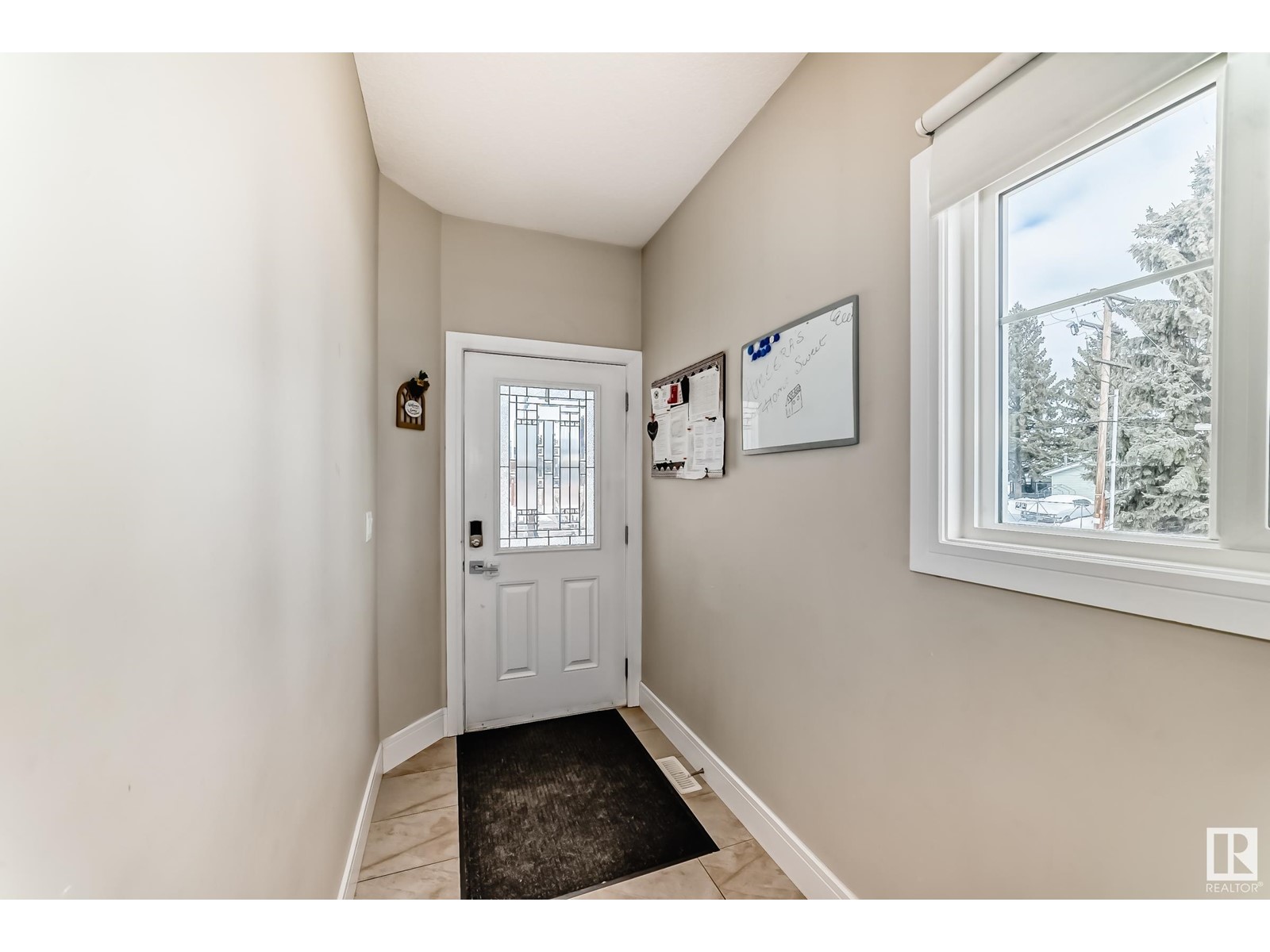 Property at 4911 45 ST image 3