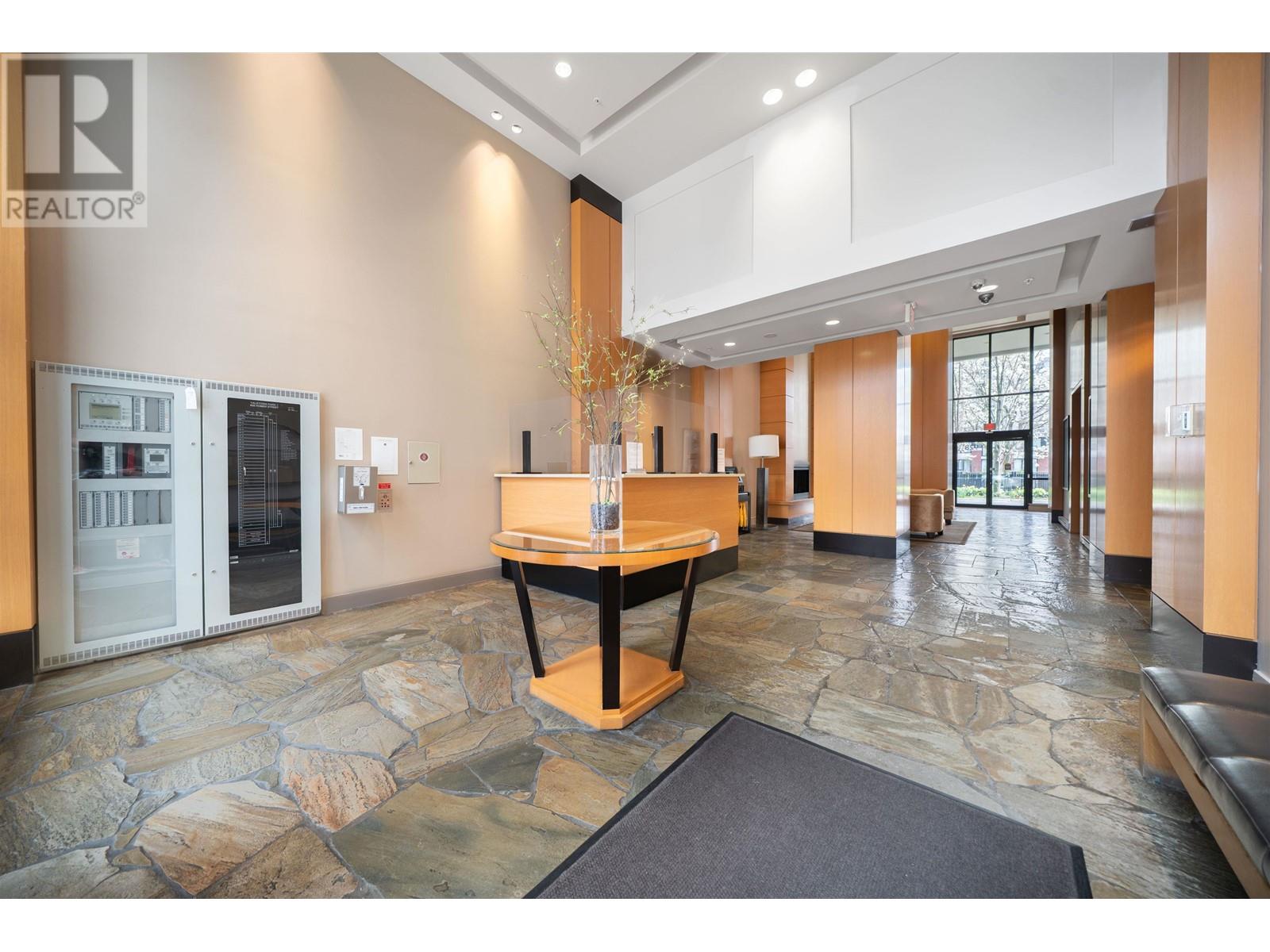2509 928 Homer Street, Vancouver, British Columbia  V6B 1T7 - Photo 2 - R2986412