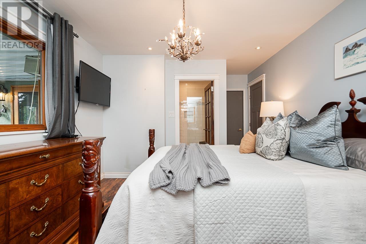 971 Caithness Crescent, Port Moody, British Columbia  V3H 1C7 - Photo 13 - R2986076