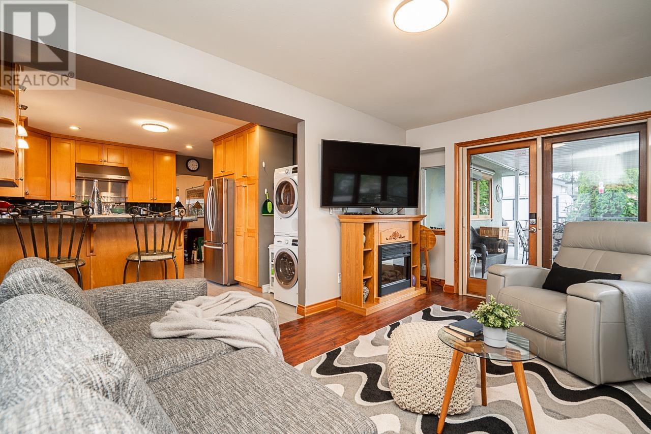 971 Caithness Crescent, Port Moody, British Columbia  V3H 1C7 - Photo 10 - R2986076