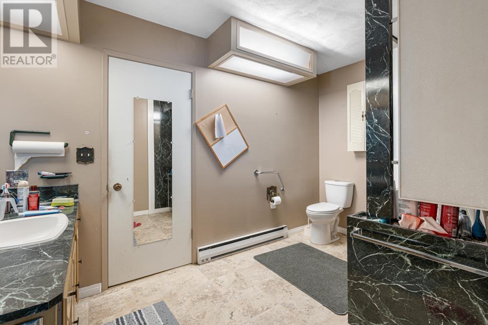 753 E 55th Avenue, Vancouver, British Columbia  V5X 1N8 - Photo 8 - R2985345