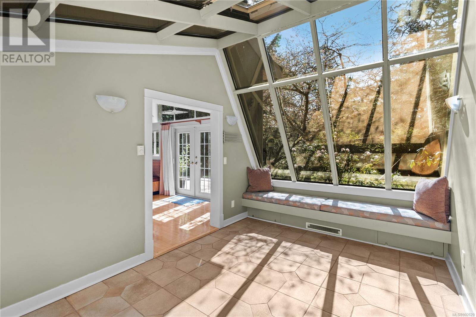 Property at 2801 Arbutus Rd image 5