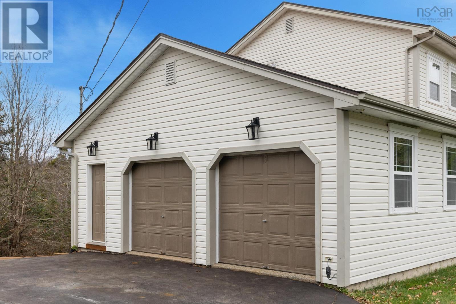 Property at 149 Canongate Drive image 2