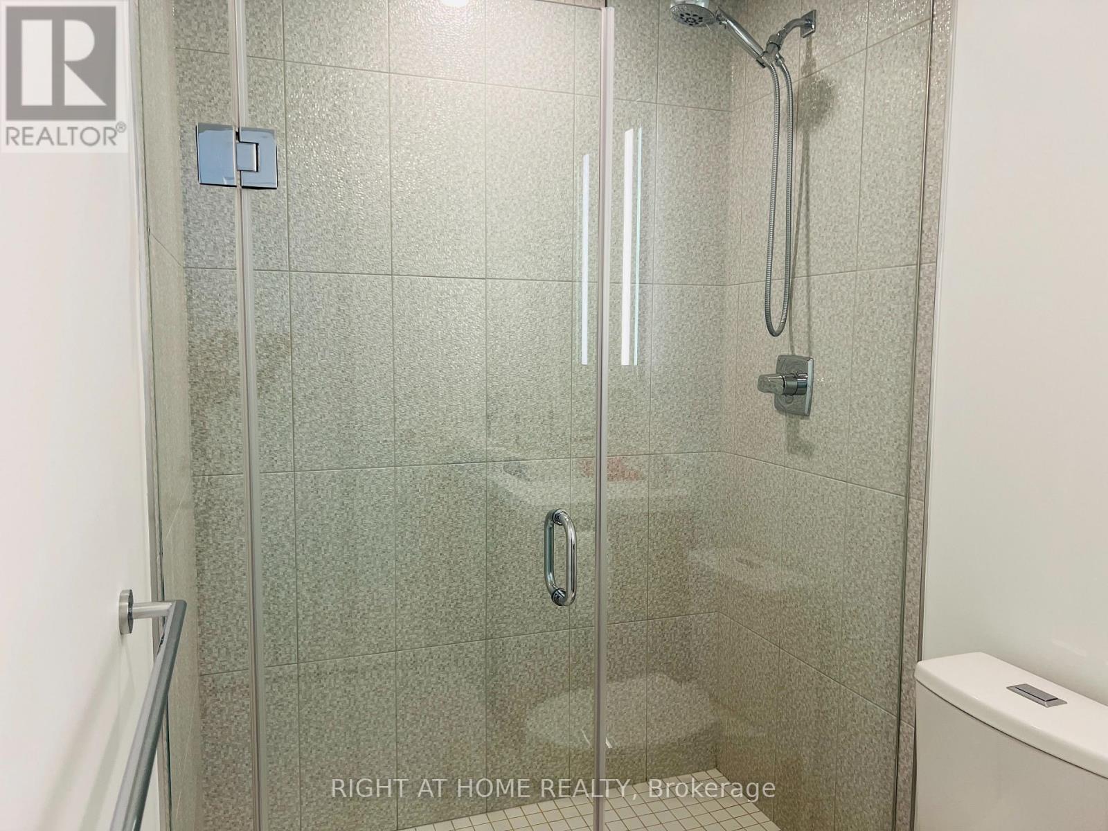 1737 - 20 Inn On The Park Drive, Toronto, Ontario  M3C 0P8 - Photo 10 - C12063937