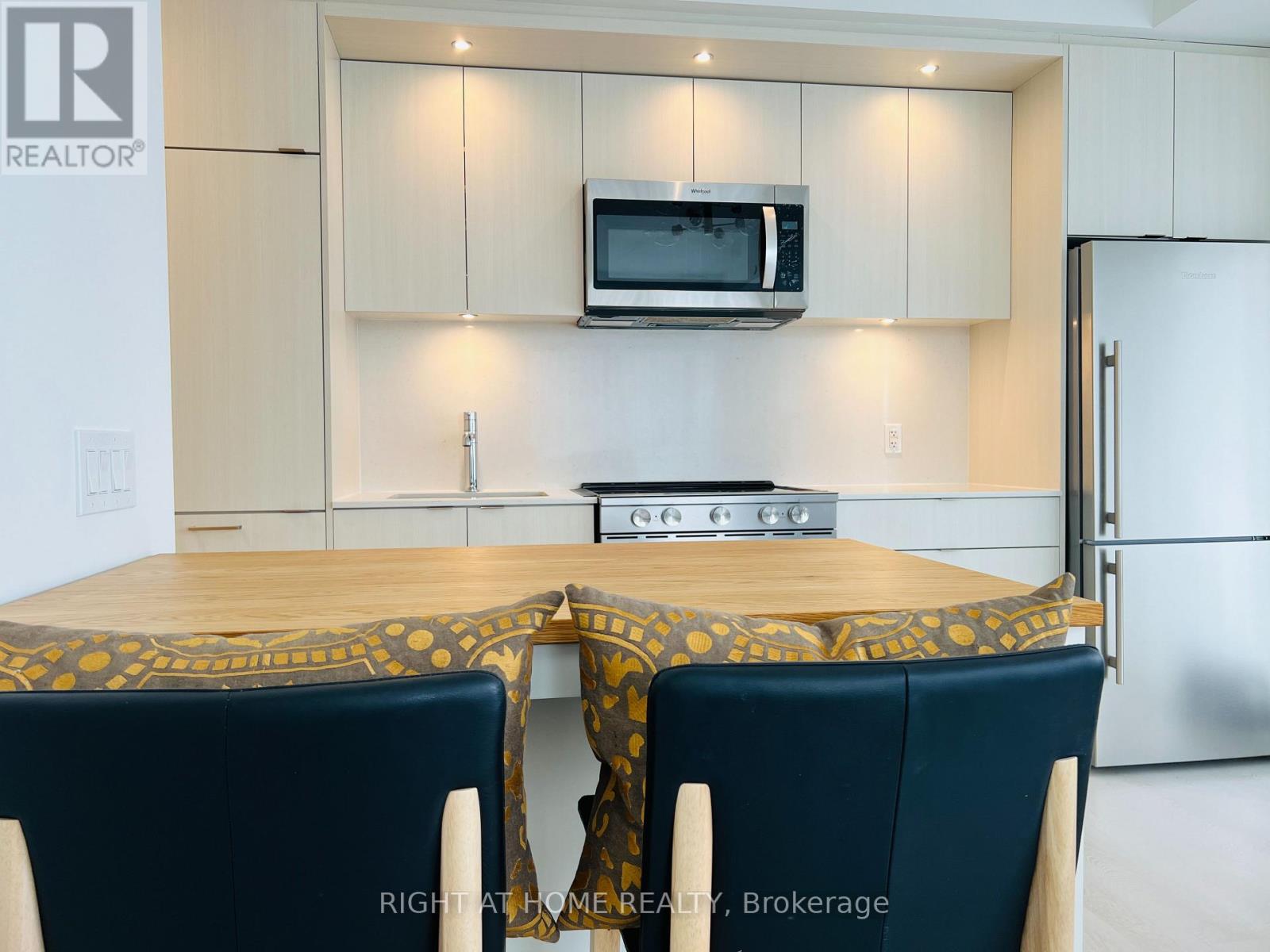 1737 - 20 Inn On The Park Drive, Toronto, Ontario  M3C 0P8 - Photo 22 - C12063937