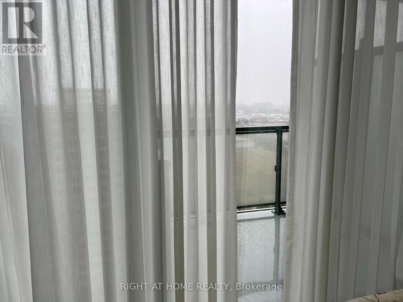 1737 - 20 Inn On The Park Drive, Toronto, Ontario  M3C 0P8 - Photo 8 - C12063937