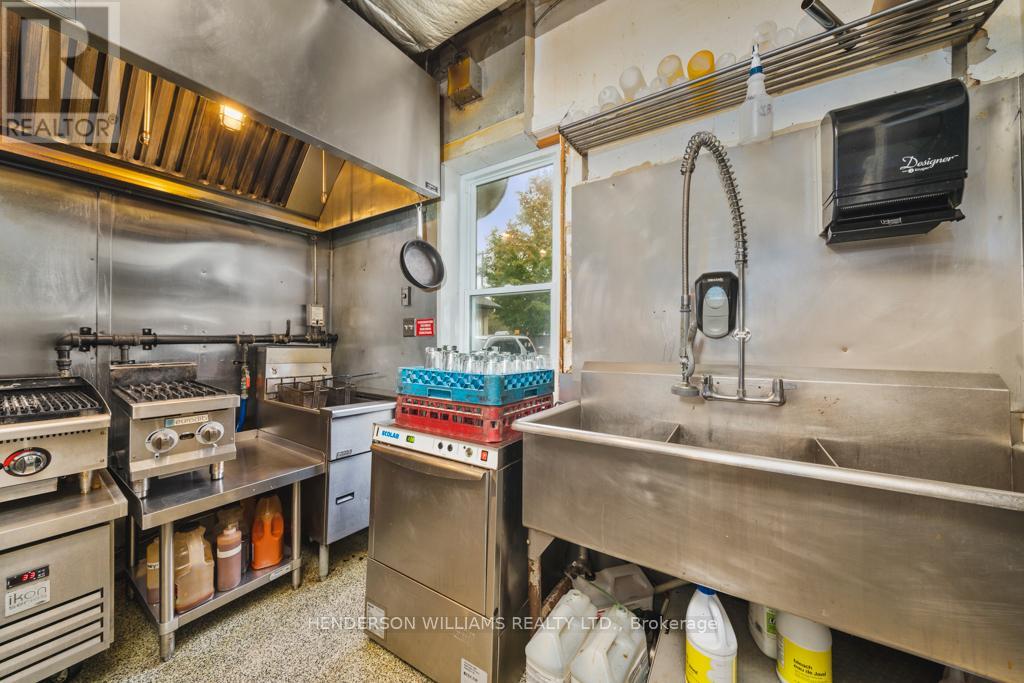 106, 107, 207 - 172 Main Street, Prince Edward County, Ontario  K0K 2T0 - Photo 16 - X12063972