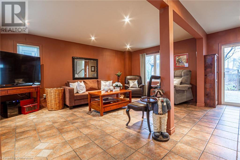 Property at 899 HAZEL Street image 2