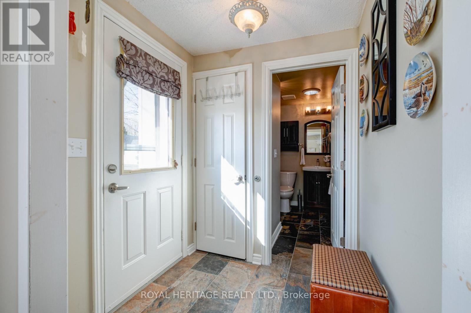 46 Wilmot Trail, Clarington, Ontario  L1B 1B8 - Photo 10 - E12063979