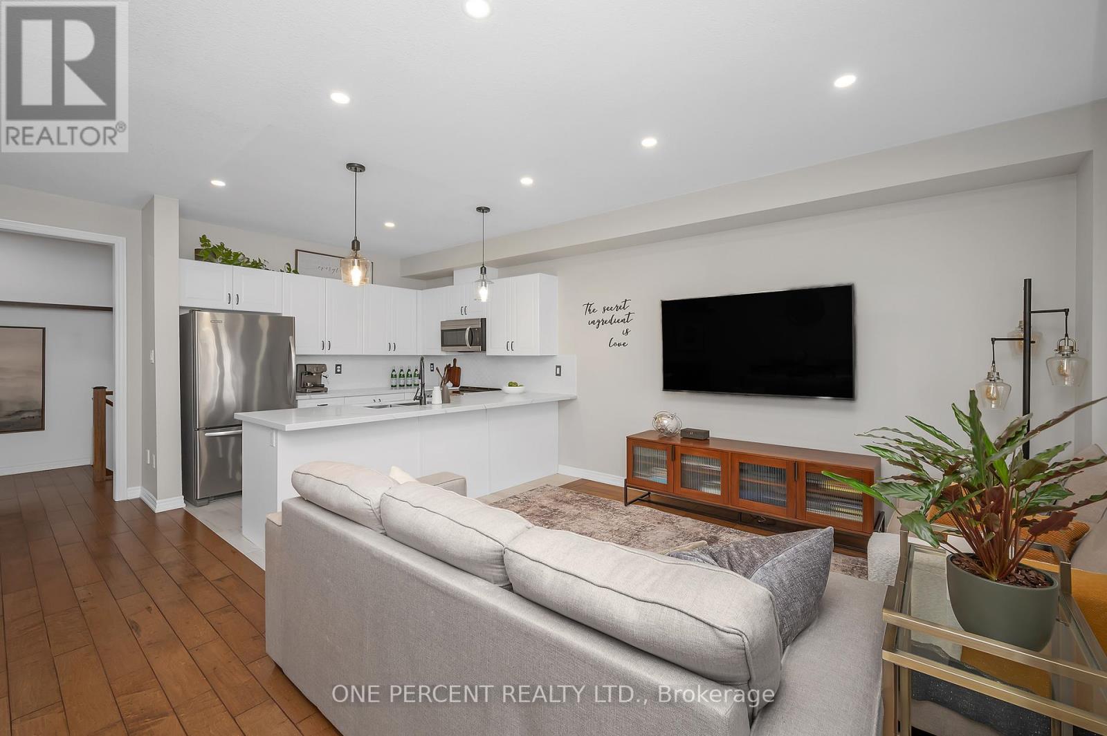 21 - 54 Nisbet Boulevard, Hamilton, Ontario  L8B 0Y3 - Photo 5 - X12063964