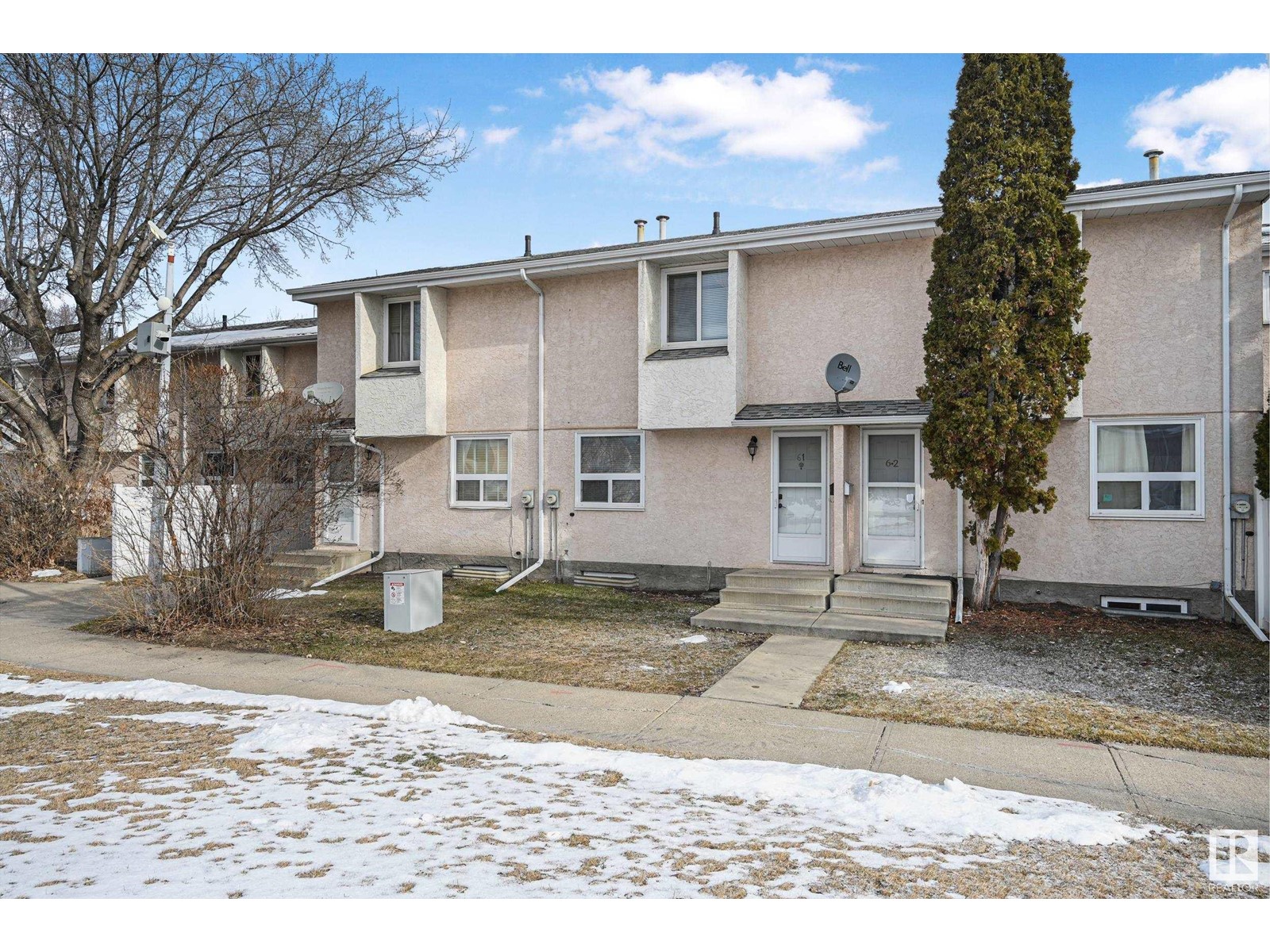 Property at 61 LAKEWOOD VG NW image 1