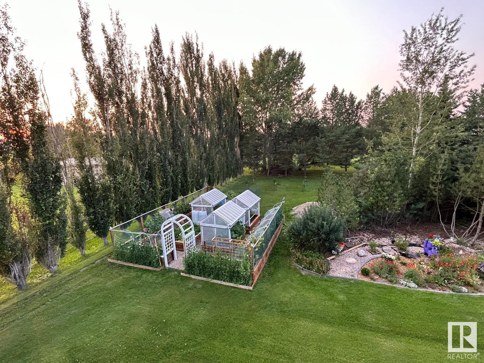 Property at 20604 5 AV SW image 4