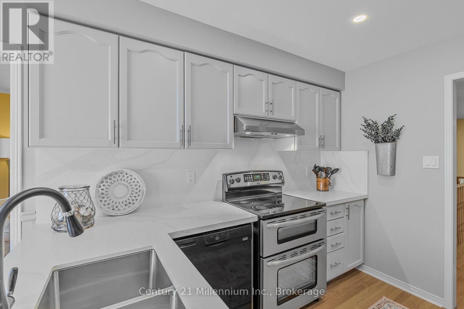 360 Cundles Road W, Barrie, Ontario  L4N 7C8 - Photo 14 - S12064031