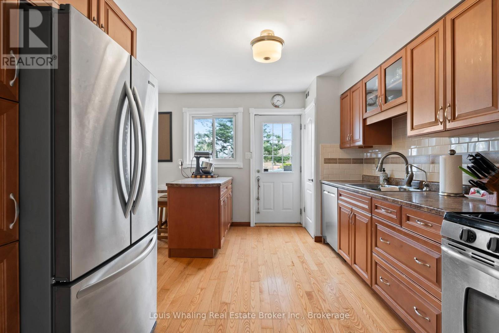 522 7th Street, Hanover, Ontario  N4N 1H7 - Photo 10 - X12064042
