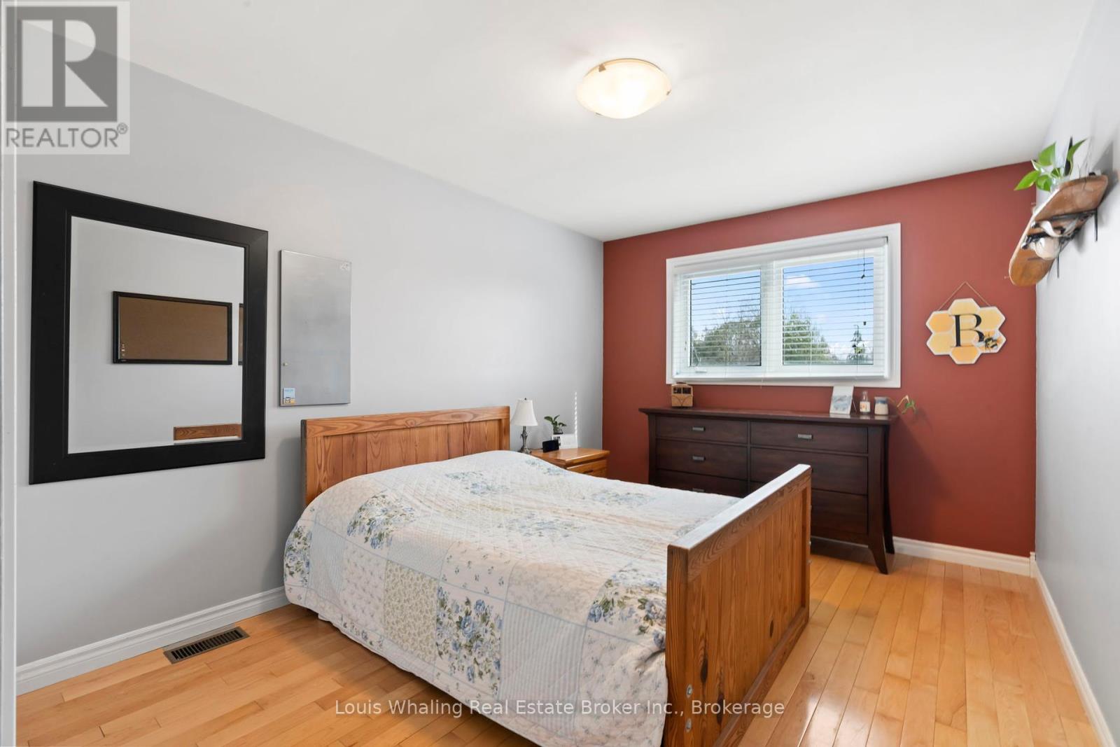 522 7th Street, Hanover, Ontario  N4N 1H7 - Photo 13 - X12064042