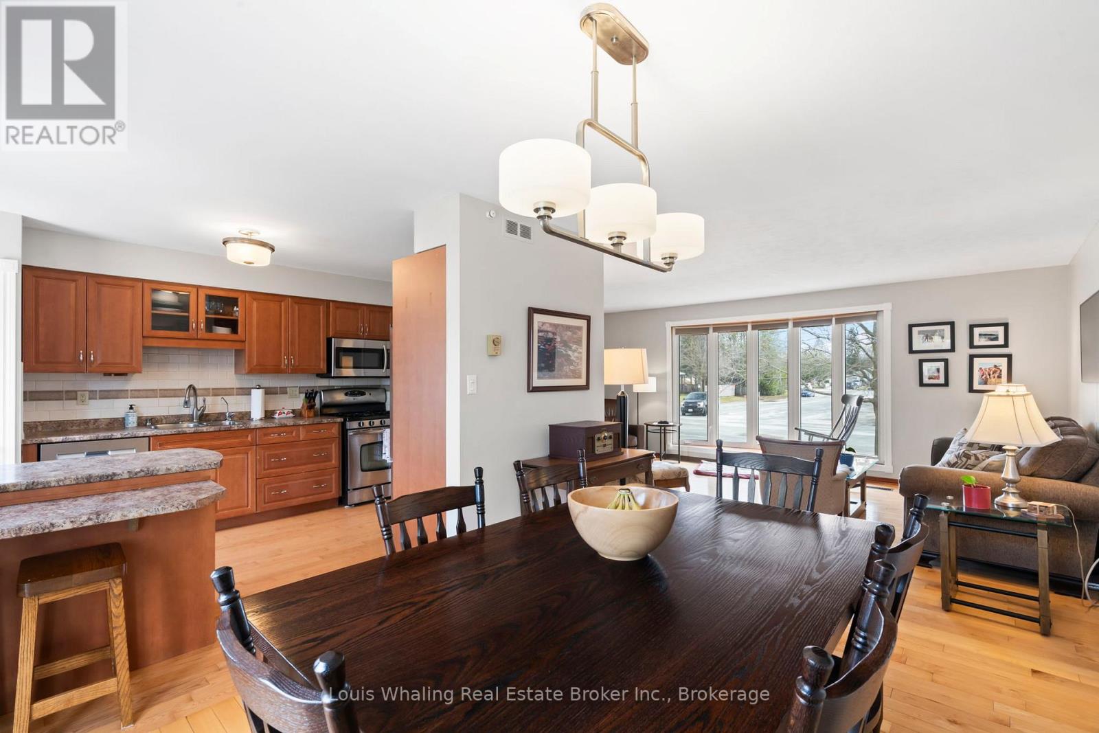 522 7th Street, Hanover, Ontario  N4N 1H7 - Photo 8 - X12064042