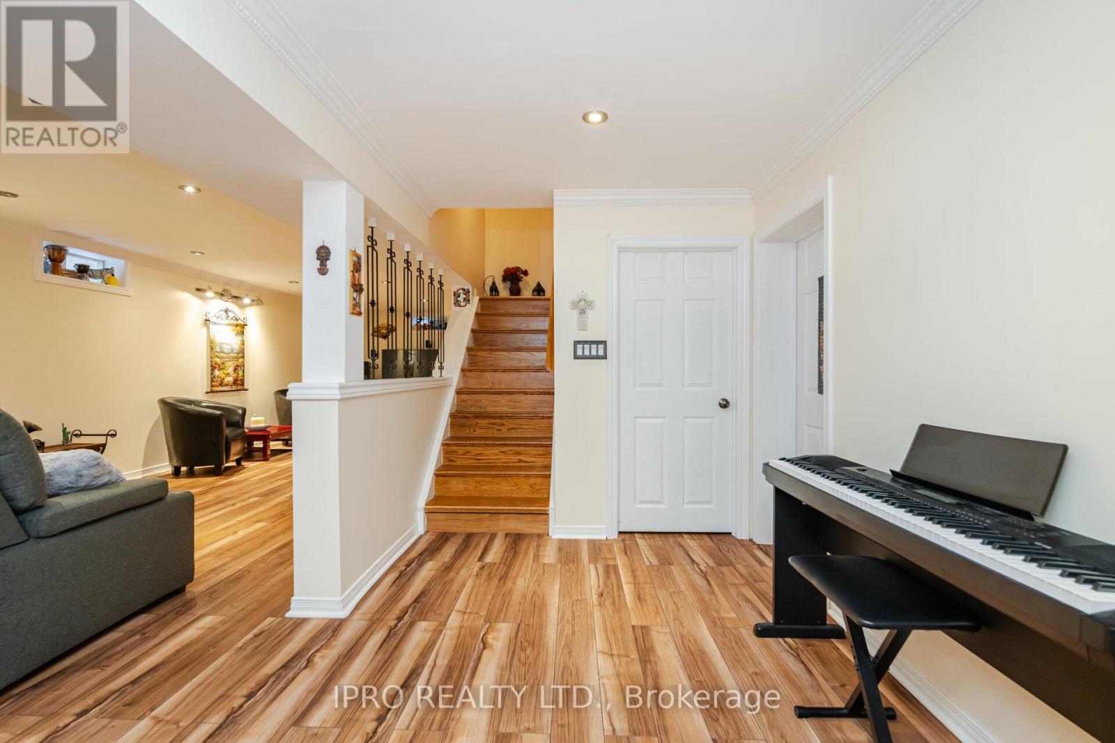 1615 Sir Monty's Drive, Mississauga, Ontario  L5N 4R1 - Photo 28 - W11995233