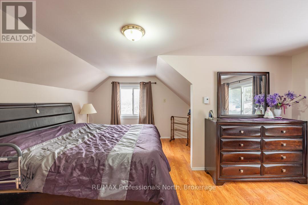 1020 Renaissance Street, Minden Hills, Ontario  K0M 2K0 - Photo 19 - X12059448