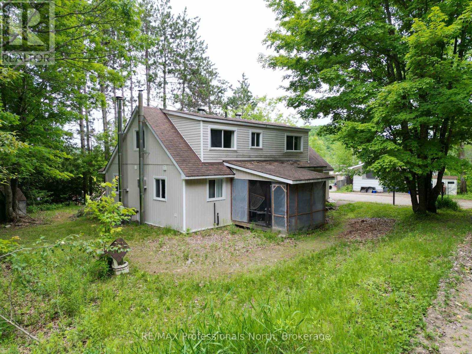 1020 Renaissance Street, Minden Hills, Ontario  K0M 2K0 - Photo 2 - X12059448