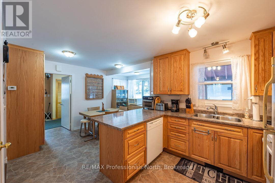 1020 Renaissance Street, Minden Hills, Ontario  K0M 2K0 - Photo 5 - X12059448