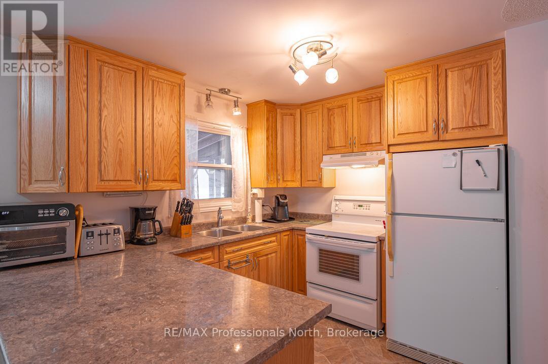 1020 Renaissance Street, Minden Hills, Ontario  K0M 2K0 - Photo 6 - X12059448