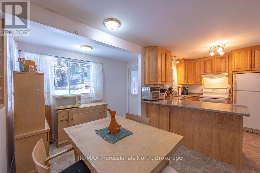 1020 Renaissance Street, Minden Hills, Ontario  K0M 2K0 - Photo 9 - X12059448