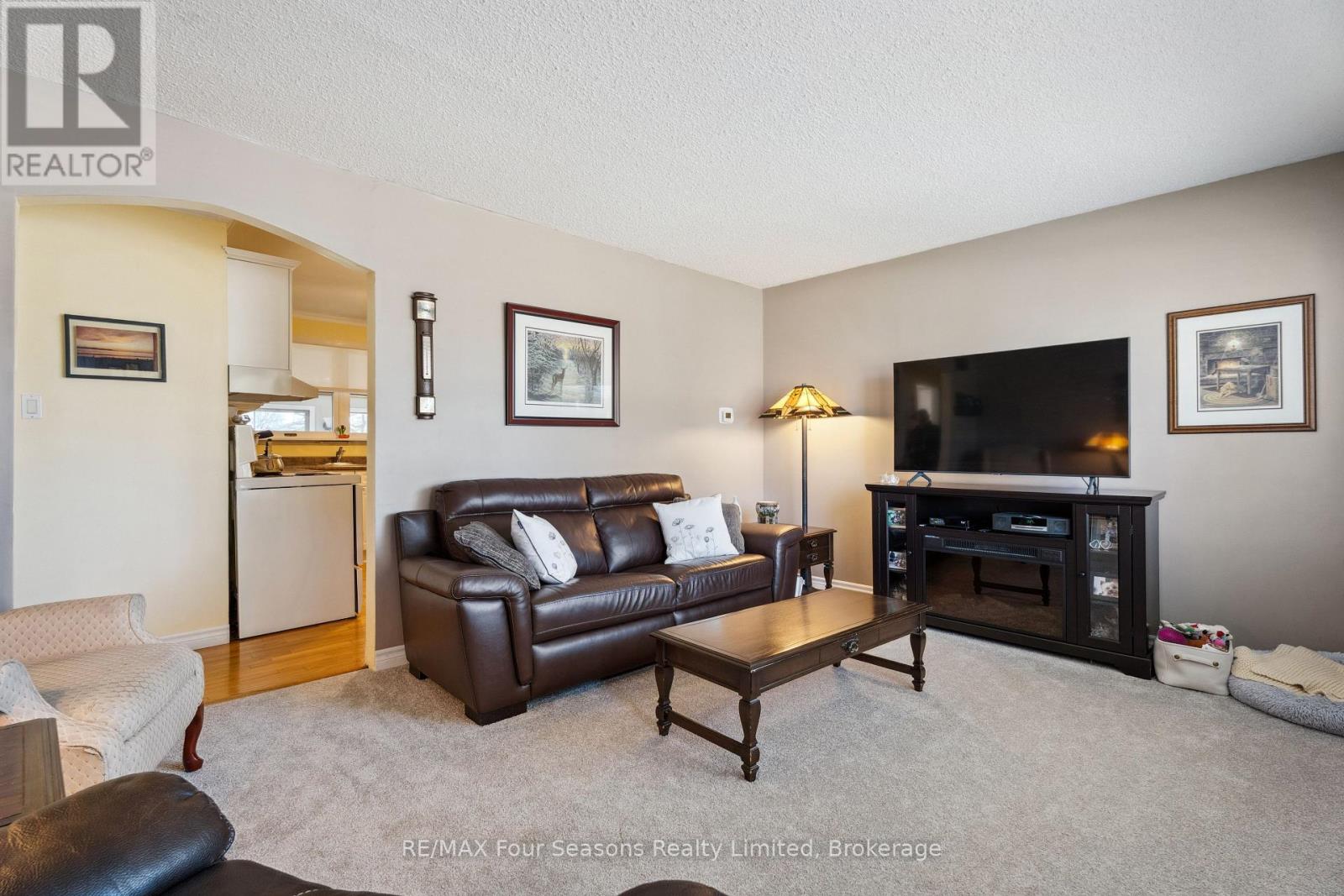 Property at 46 ERIE STREET image 3