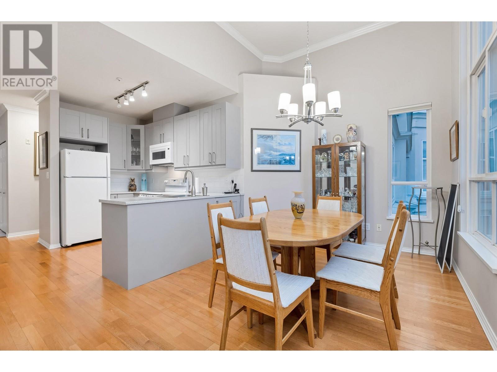416 3098 Guildford Way, Coquitlam, British Columbia  V3B 7W8 - Photo 14 - R2986494