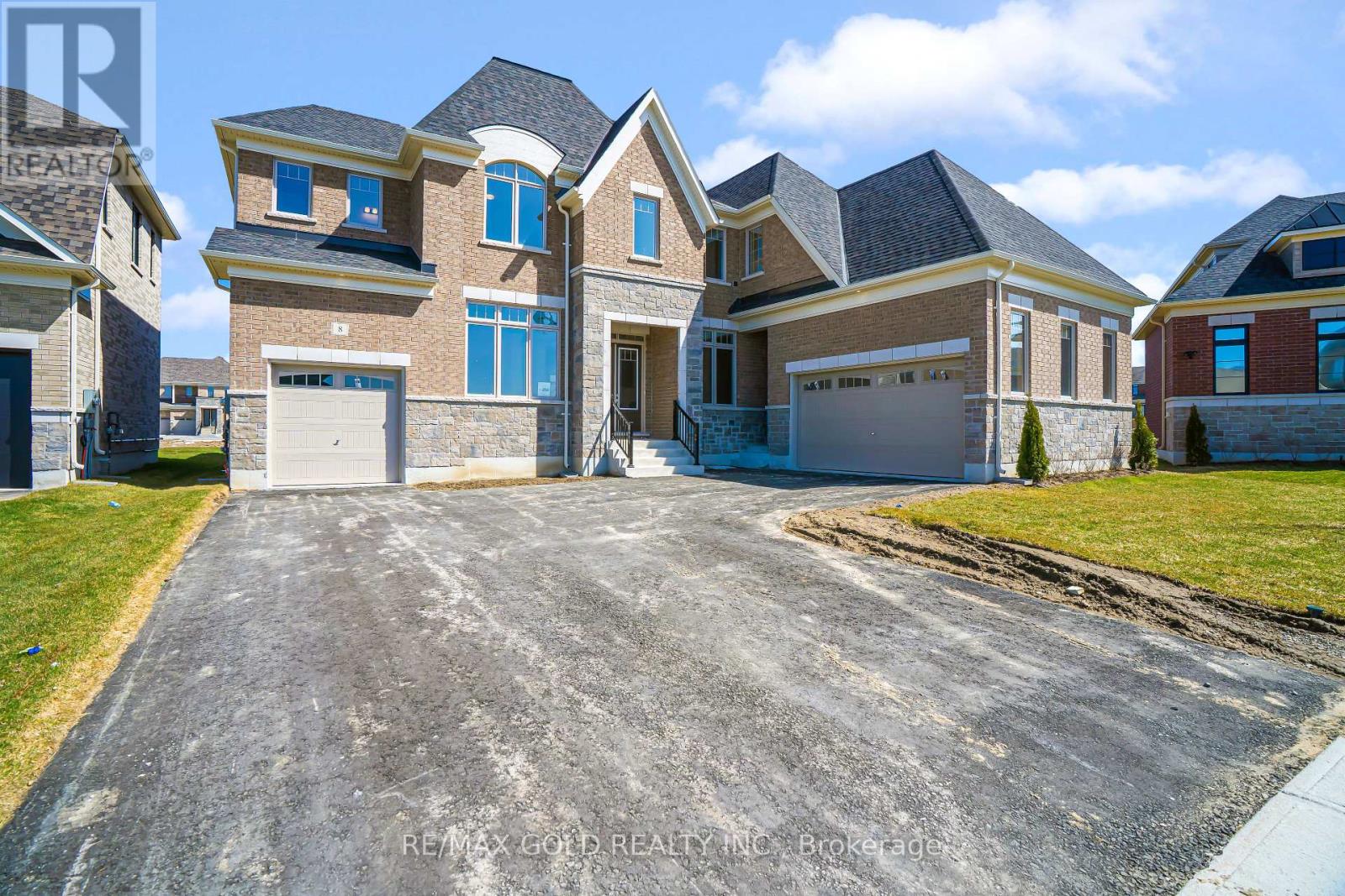 Property at 8 TWINLEAF CRESCENT image 5