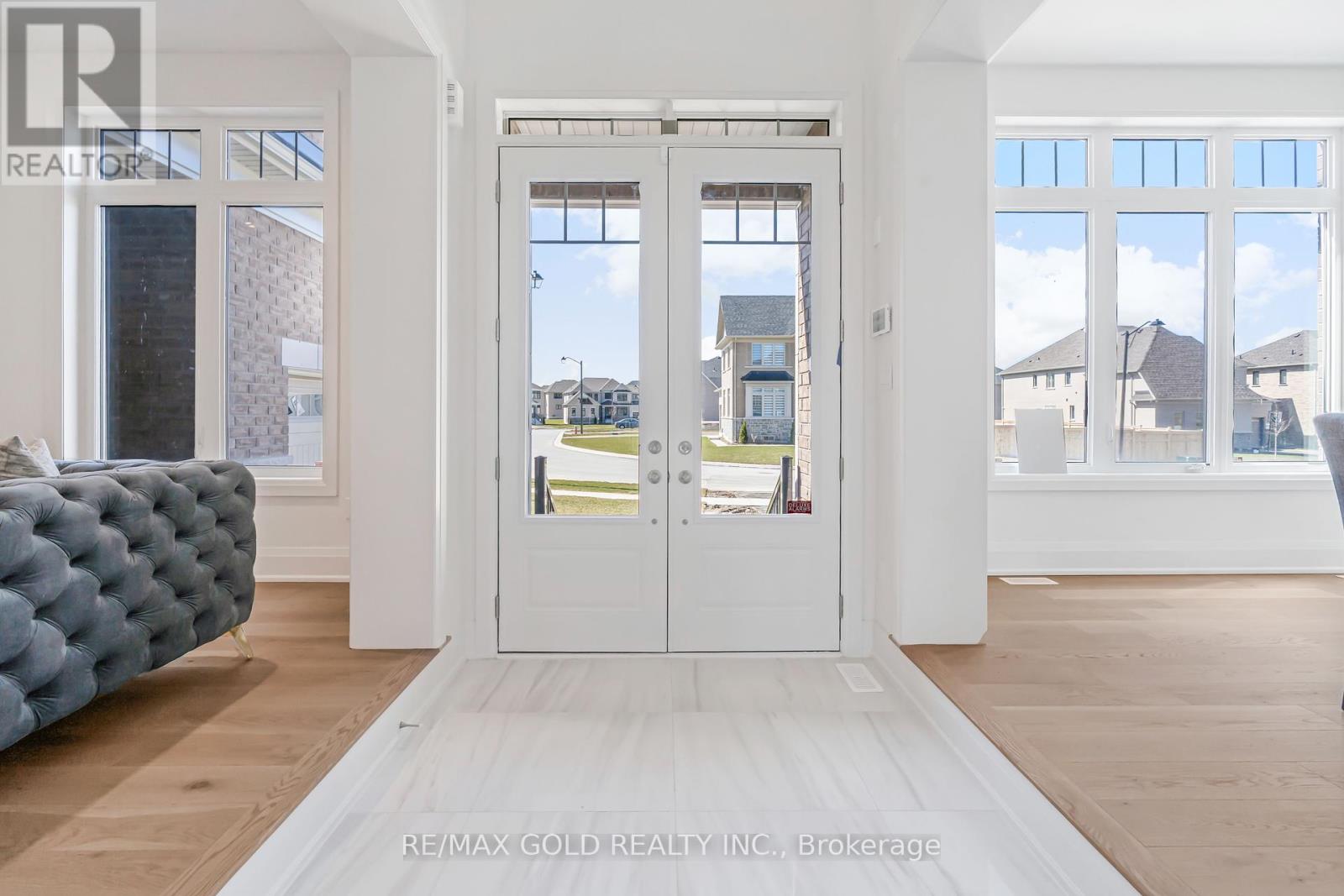 8 Twinleaf Crescent, Adjala-Tosorontio, Ontario  L0G 1W0 - Photo 7 - N12057201