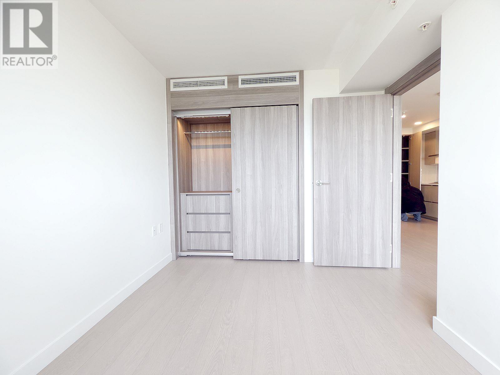 816 433 Sw Marine Drive, Vancouver, British Columbia  V5X 0H5 - Photo 2 - R2986197