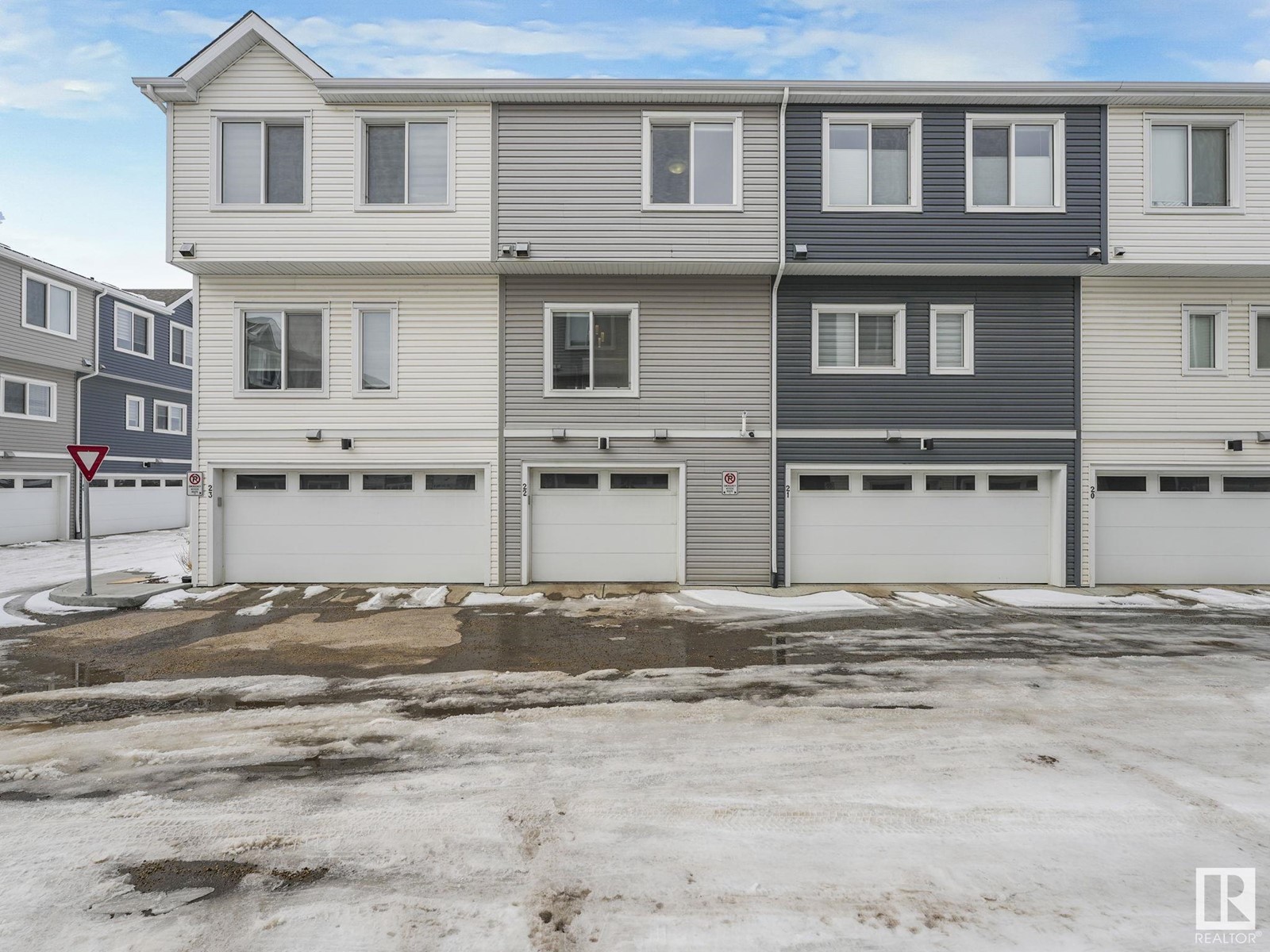 Property at #22 215 SADDLEBACK RD NW image 4