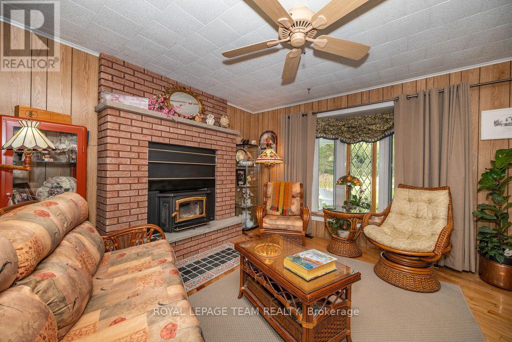 11462 Opeongo Road, Madawaska Valley, Ontario  K0J 1B0 - Photo 18 - X12064106