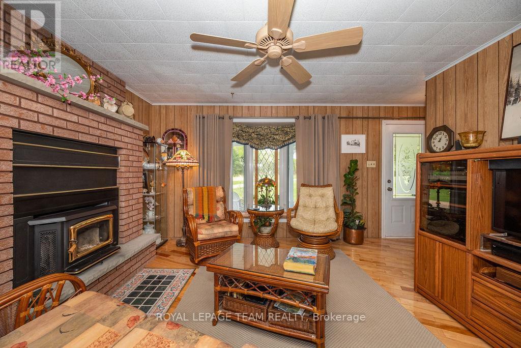 11462 Opeongo Road, Madawaska Valley, Ontario  K0J 1B0 - Photo 19 - X12064106